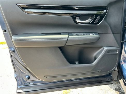 Used 2025 Honda CR-V EX-L image 11