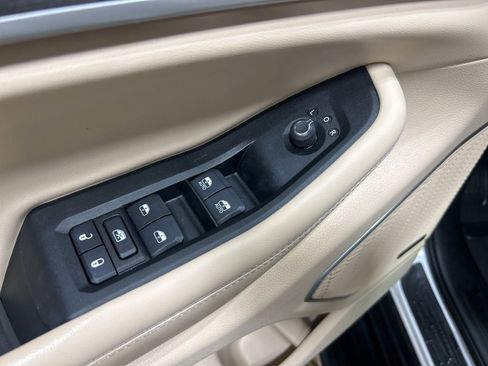 Certified 2024 Jeep Grand Cherokee L Limited w/ Luxury Tech Group II image 36