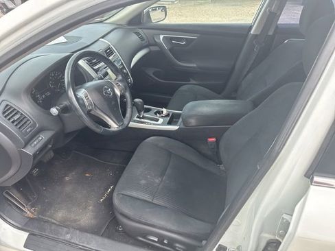 Used 2015 Nissan Altima 2.5 SV image 11