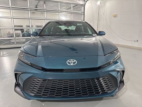New 2026 Toyota Camry SE image 3