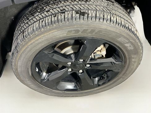 Used 2023 Jeep Grand Cherokee Altitude AWD/4WD image 30