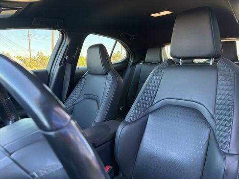 Used 2022 Lexus UX 200 w/ Accessory Package (Z1) FWD image 19