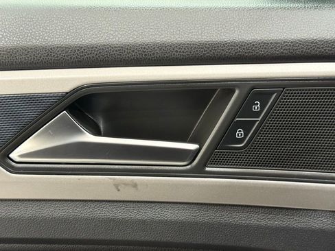 Used 2021 Volkswagen Atlas SE image 33