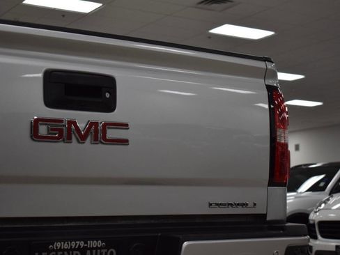 Used 2019 GMC Sierra 2500 Denali w/ Duramax Plus Package image 20