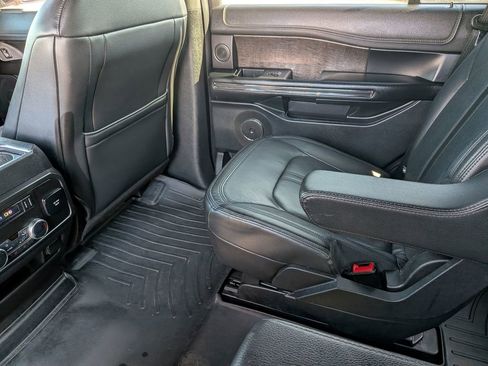 Used 2018 Ford Expedition Limited w/ Equipment Group 302A RWD image 24
