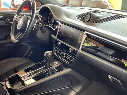 Used 2023 Porsche Macan AWD/4WD image 25