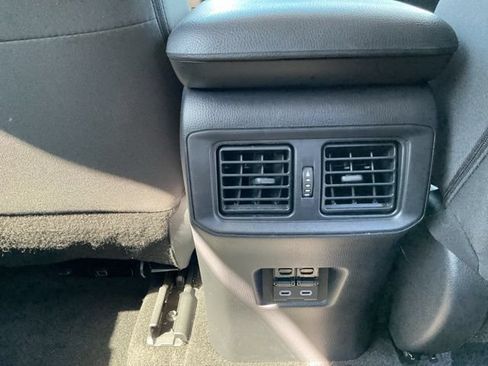 Used 2025 Toyota RAV4 XLE AWD/4WD image 23