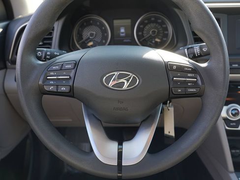 Used 2020 Hyundai Elantra SE FWD image 23