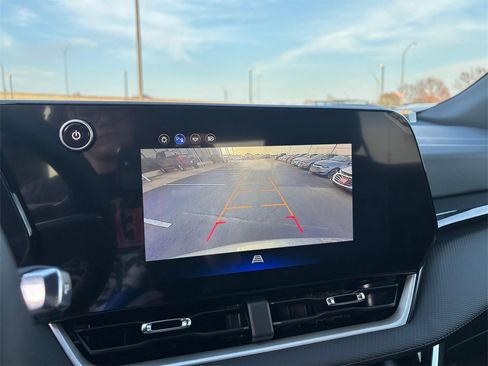 Used 2026 Chevrolet Equinox LT image 20