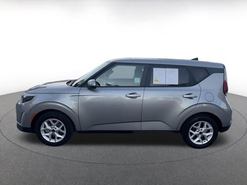 Used 2025 Kia Soul LX w/ LX Technology Package image 9