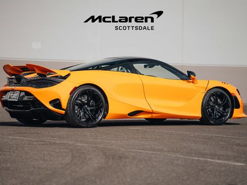 Used 2024 McLaren 750S RWD image 10