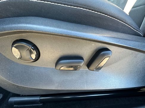 Used 2024 Volkswagen Taos SE image 10