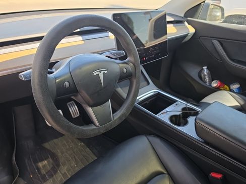 Used 2022 Tesla Model Y Performance AWD/4WD image 6