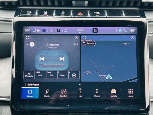 Used 2023 Jeep Grand Cherokee Limited w/ Luxury Tech Group II AWD/4WD image 24