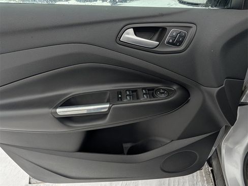 Used 2017 Ford Escape Titanium image 16