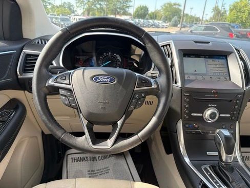 Used 2018 Ford Edge Titanium w/ Equipment Group 301A AWD/4WD image 25