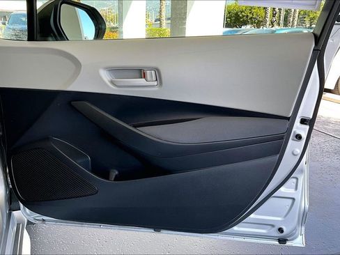 Certified 2023 Toyota Corolla LE image 28