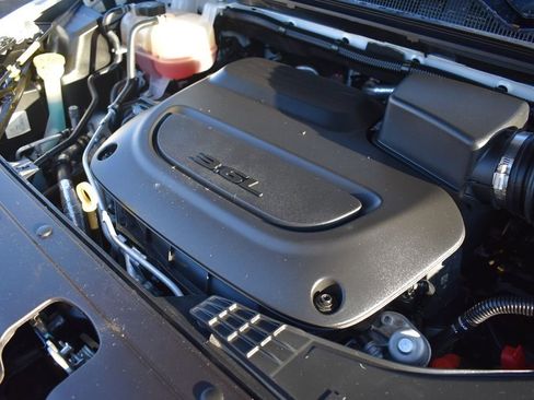 Used 2025 Chrysler Pacifica Limited image 43