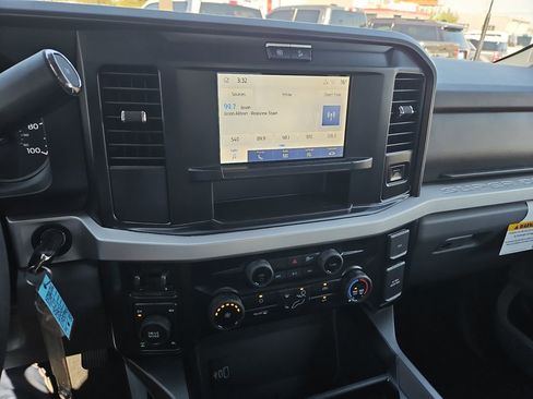 New 2026 Ford F250 XLT w/ FX4 Off-Road Package image 25