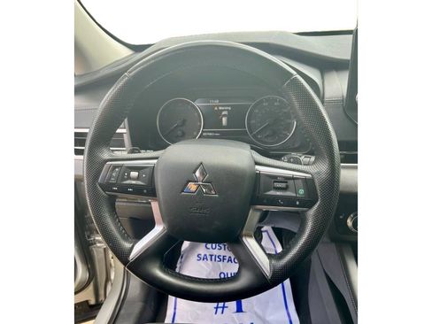 Used 2024 Mitsubishi Outlander SE image 7