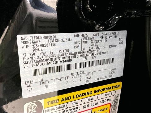 Used 2025 Ford Expedition Platinum AWD/4WD image 41