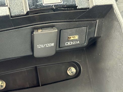 Used 2021 Toyota Corolla SE FWD image 30