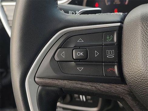 Used 2022 Jeep Grand Cherokee L Limited w/ Luxury Tech Group II image 25