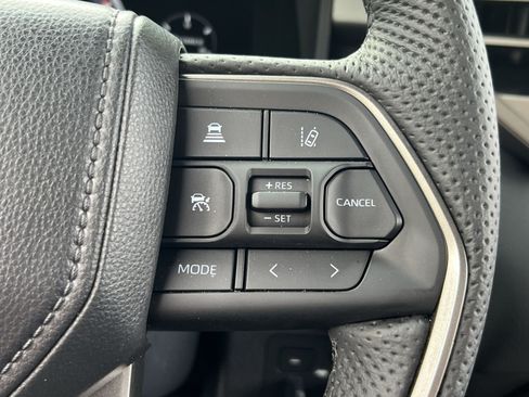 Used 2026 Toyota Tundra Limited AWD/4WD image 38