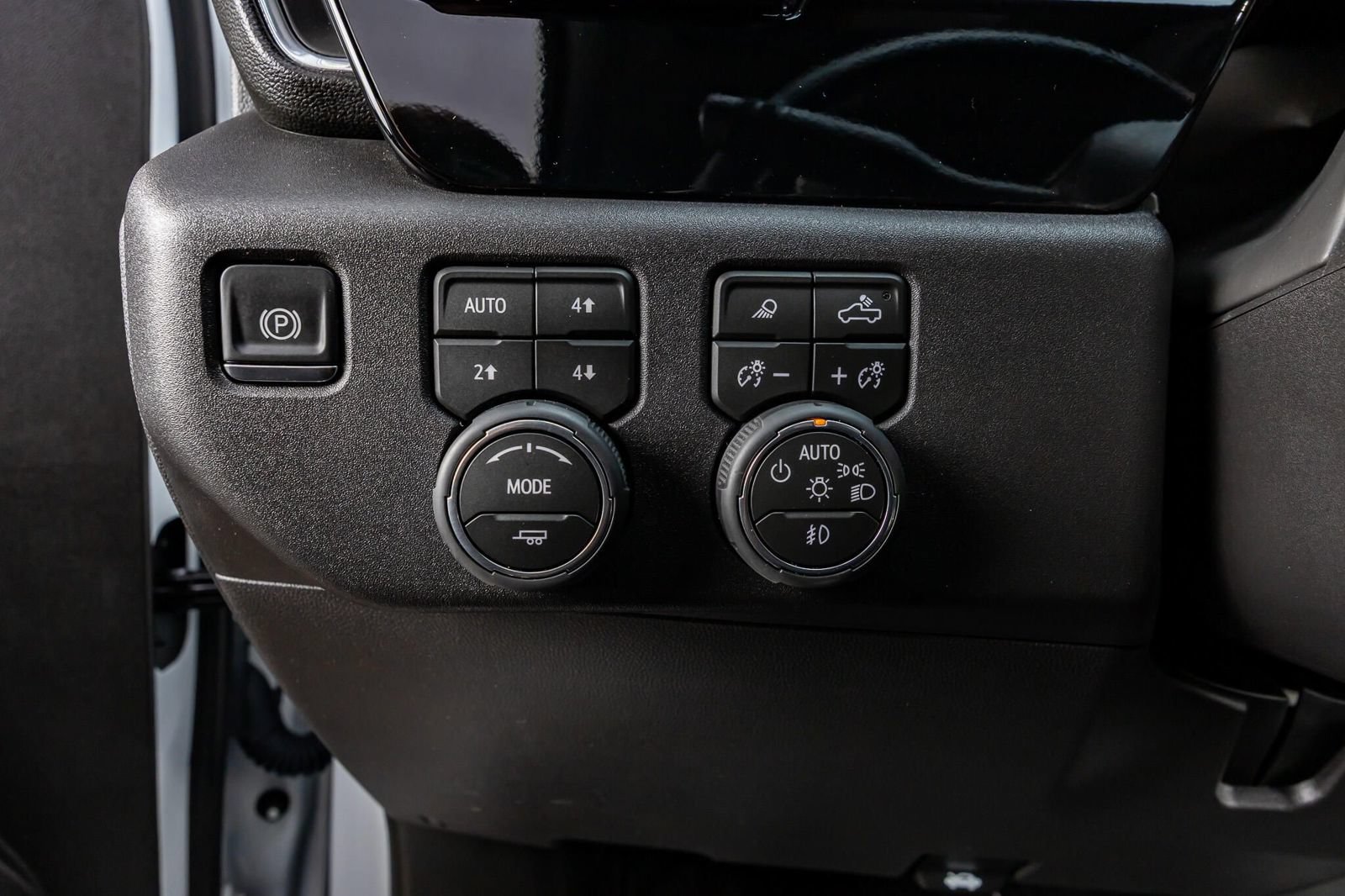 Used 2026 Chevrolet Silverado 1500 LT Trail Boss w/ LT Trail Boss Premium Package AWD/4WD image 18