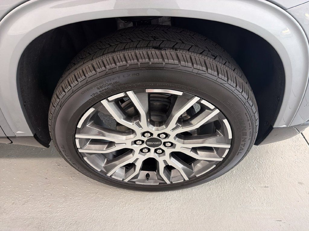 New 2026 GMC Acadia Denali Ultimate w/ LPO, Floor Liner Package FWD image 4