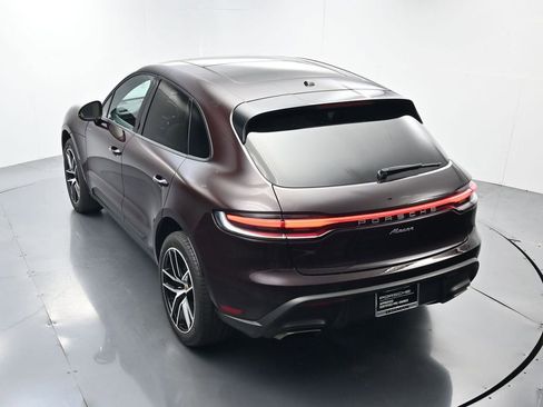 Certified 2025 Porsche Macan AWD/4WD image 35