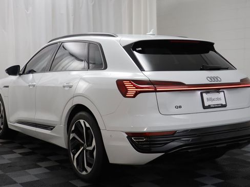 Used 2024 Audi Q8 e-tron Prestige w/ Prestige Package image 15