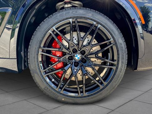 Used 2025 BMW X5 M Competition w/ Executive Package image 11