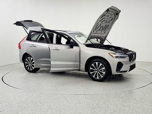 Certified 2025 Volvo XC60 B5 Plus AWD/4WD image 10