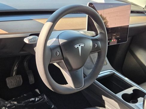 Used 2023 Tesla Model Y Long Range AWD/4WD image 24