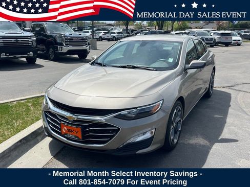 Used 2022 Chevrolet Malibu LT FWD image 2