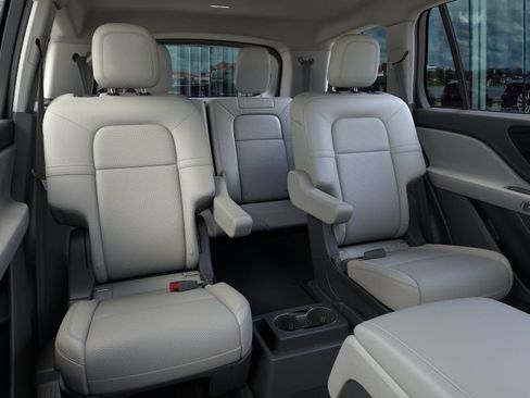 New 2026 Lincoln Aviator 2WD image 11