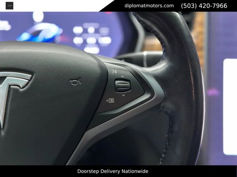Used 2018 Tesla Model X 100D image 29