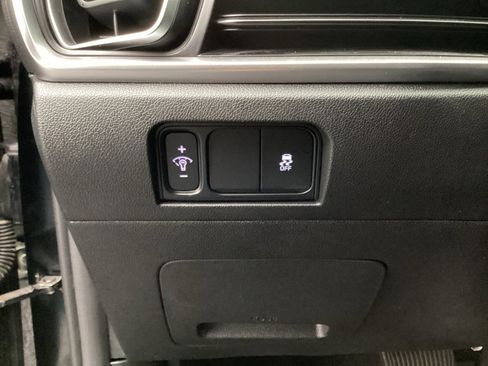 Used 2024 Kia Sorento S image 30