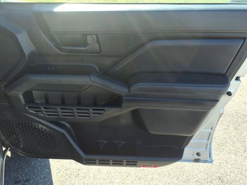 Used 2024 Toyota Tacoma SR w/ SR Upgrade Package AWD/4WD image 16