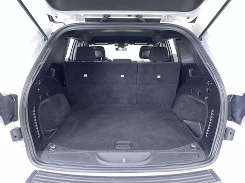 Used 2021 Jeep Grand Cherokee Laredo AWD/4WD image 21