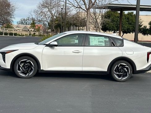 New 2026 Kia K4 EX image 10