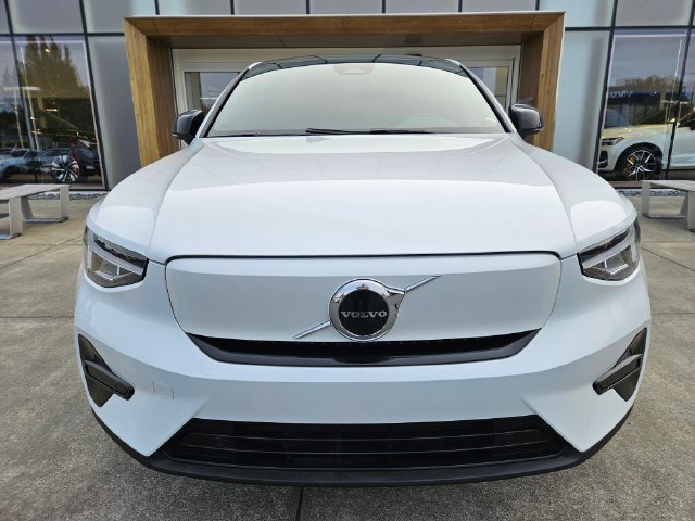 Used 2023 Volvo C40 Recharge Core AWD/4WD image 2
