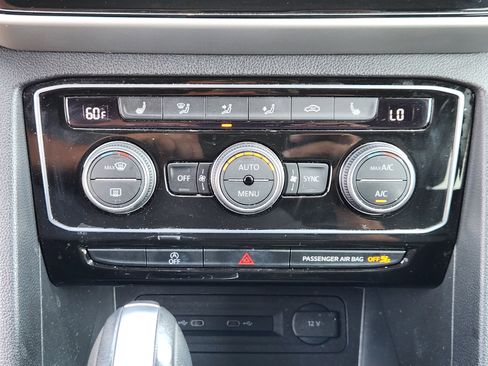 Used 2022 Volkswagen Atlas Cross Sport SE image 20