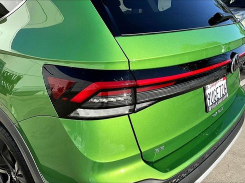 Used 2025 Volkswagen Taos SE image 23