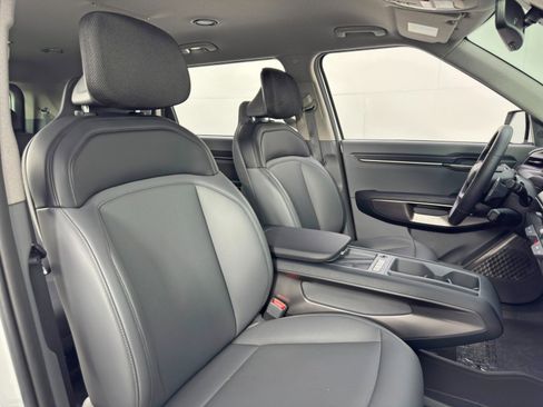 Used 2024 Kia EV9 Light Long Range image 39