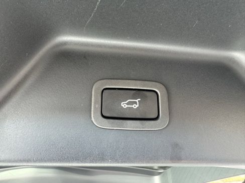 Used 2019 Land Rover Range Rover Supercharged image 6