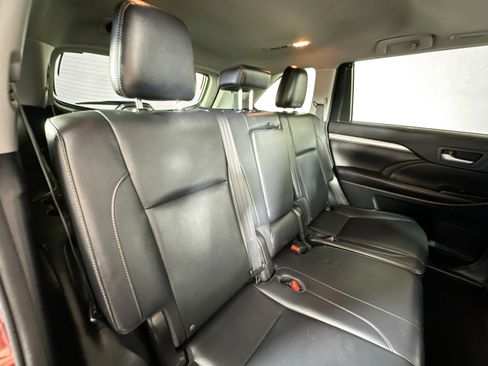 Used 2016 Toyota Highlander XLE AWD/4WD image 26