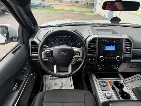 Used 2018 Ford Expedition XLT AWD/4WD image 11