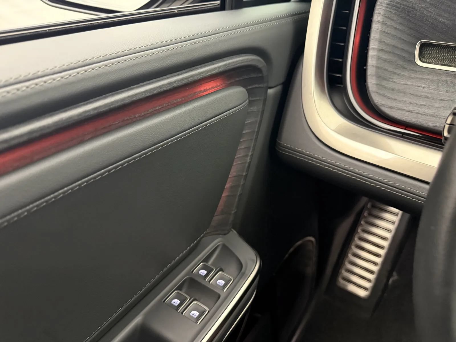 Used 2024 Rivian R1S Adventure Quad AWD/4WD image 15